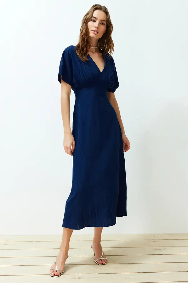 Trendyol Trendyol Navy Blue A-Line Bodice Detailed V-Neck Maxi Woven Dress