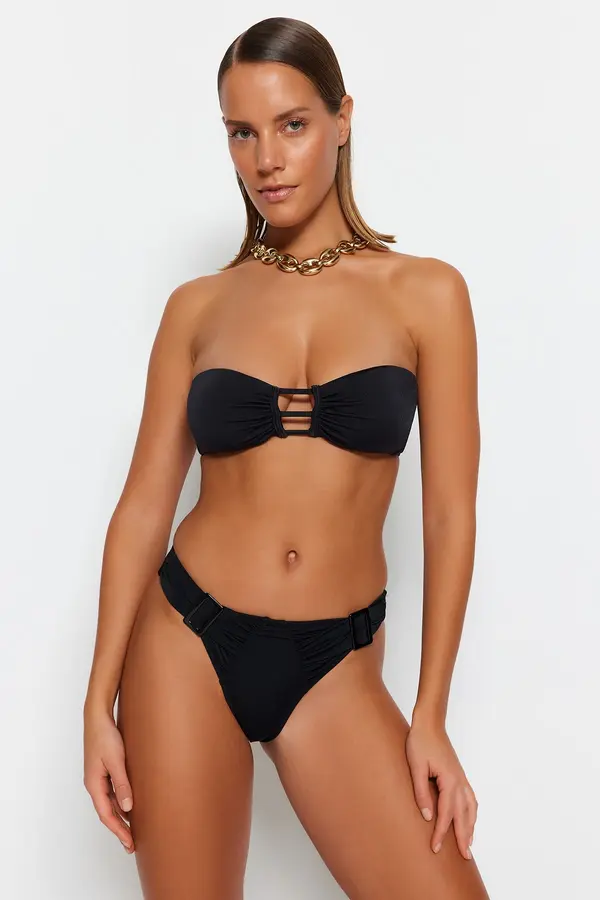 Trendyol Trendyol Normal Leg Bikini Bottom s crnim dodacima