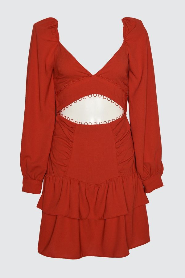 Trendyol Trendyol pločica izrezala detaljnu haljinu