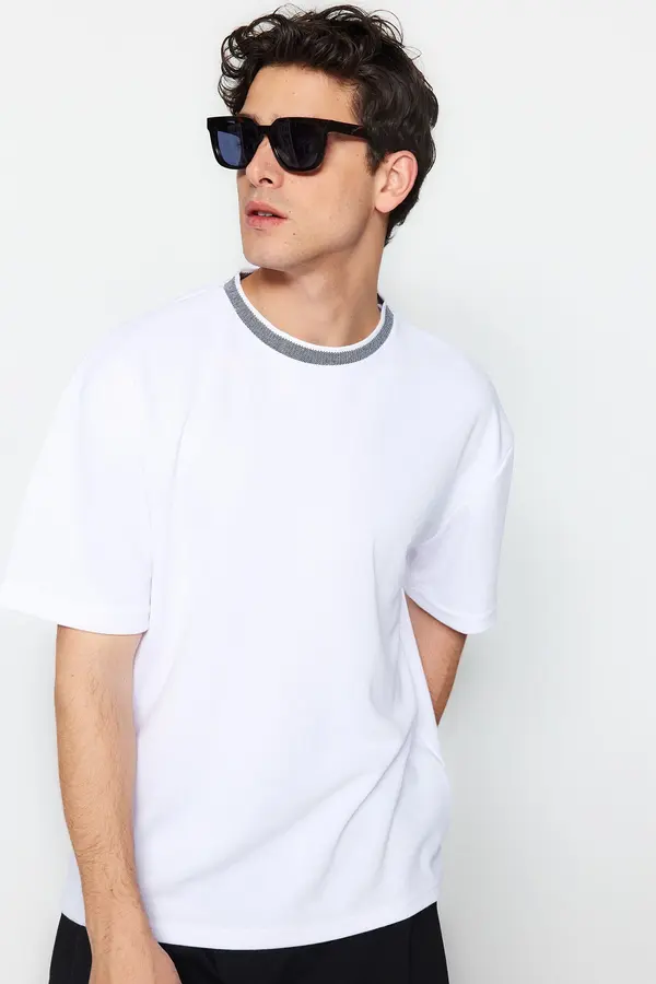 Trendyol Trendyol Premium Basic White Relaxed Cut Knitted Tape Textured Pique T-Shirt