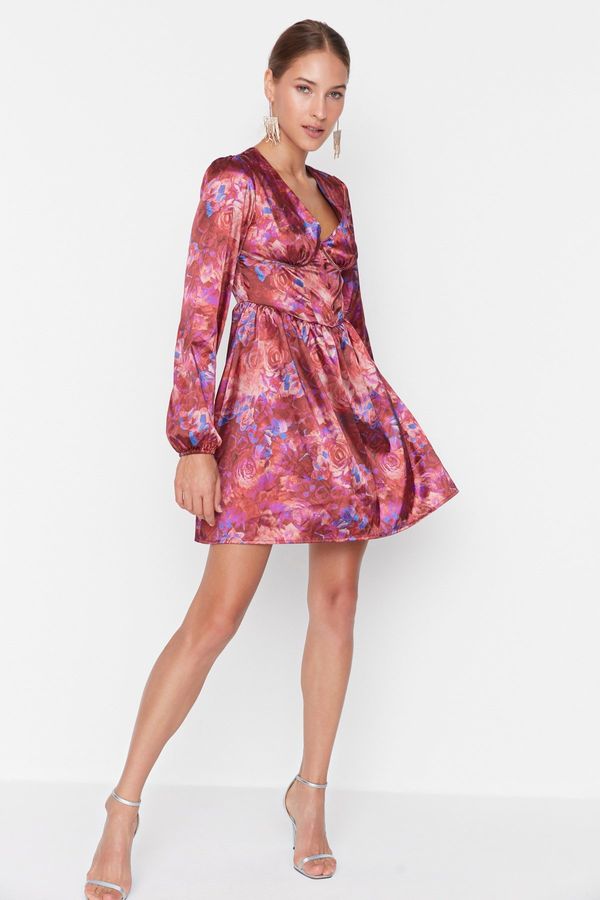 Trendyol Trendyol raznobojna večernja haljina u satenu s detaljem donjeg rublja