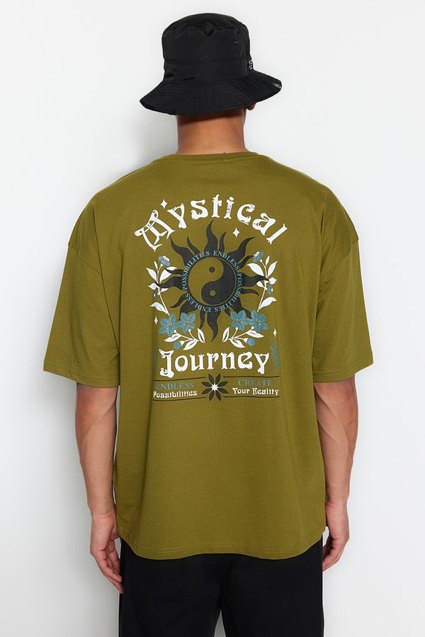 Trendyol Trendyol Ulje Green Muški predimenzionirani / široko rezani vrat posade majica kratkih rukava s printom