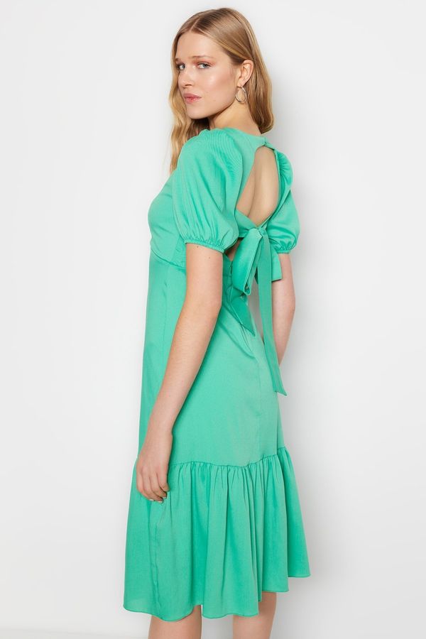 Trendyol Trendyol zeleni tkani stražnji detalj Midi tkana haljina
