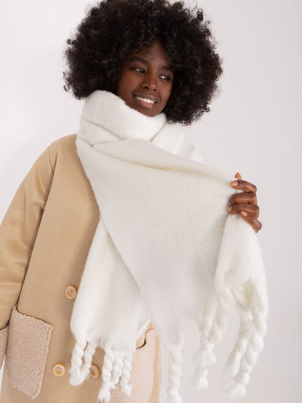 Fashionhunters White long women's scarf
