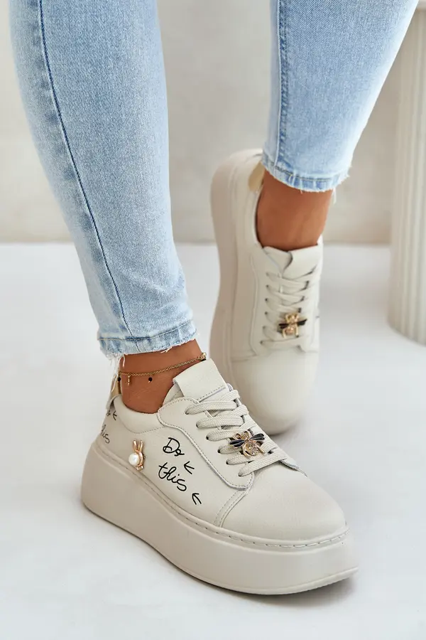 VINCEZA Women's Leather Platform Sneakers With Badges And Vinceza Beige Inscription