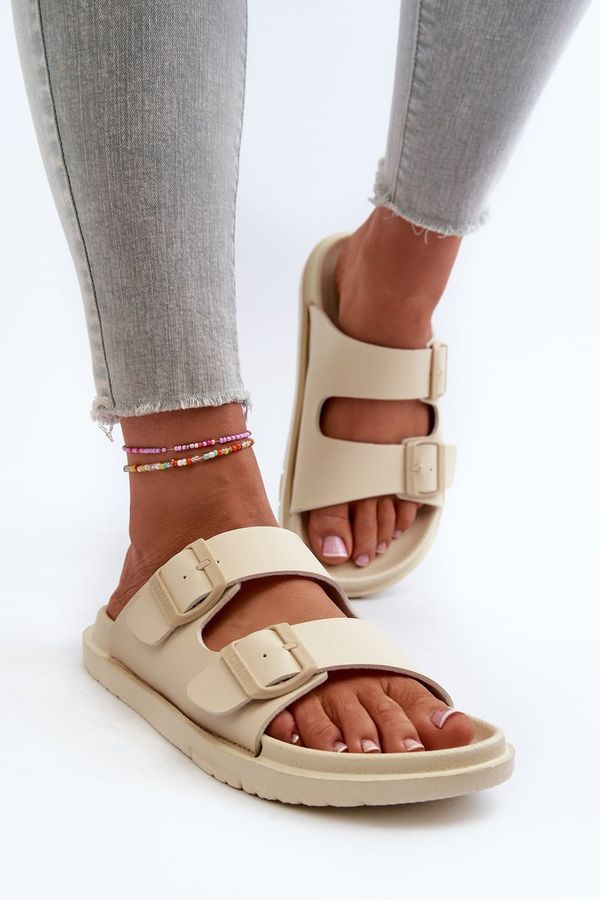 BIG STAR SHOES Women's Lightweight Foam Slippers with Big Star Buckles Beige