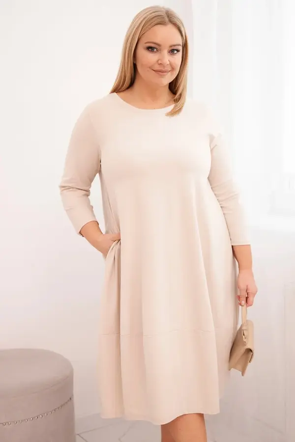 Kesi Włoski Ženska haljina plus size s džepovima bež boje