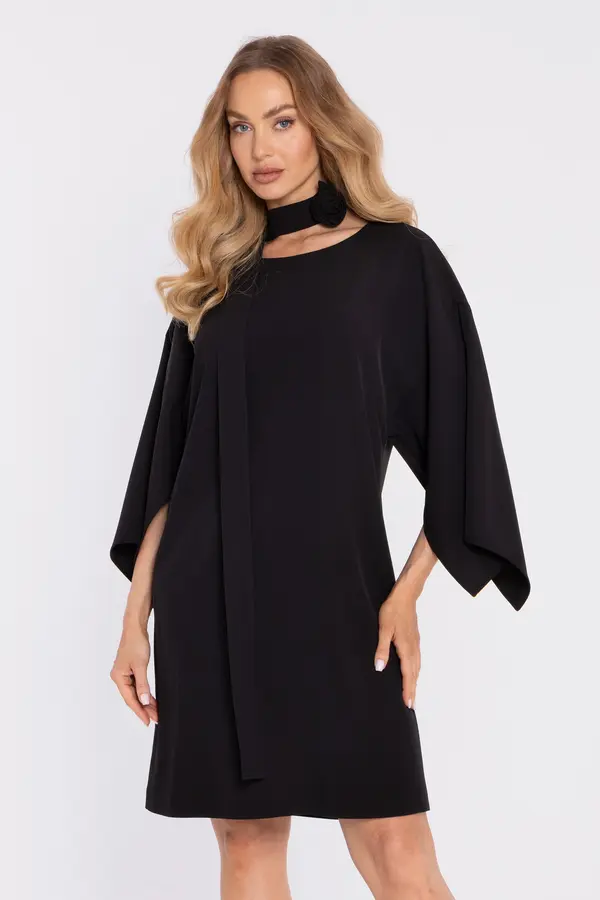 Made Of Emotion Ženska haljina s širokim rukavima i ukrasnim pojasom - crna