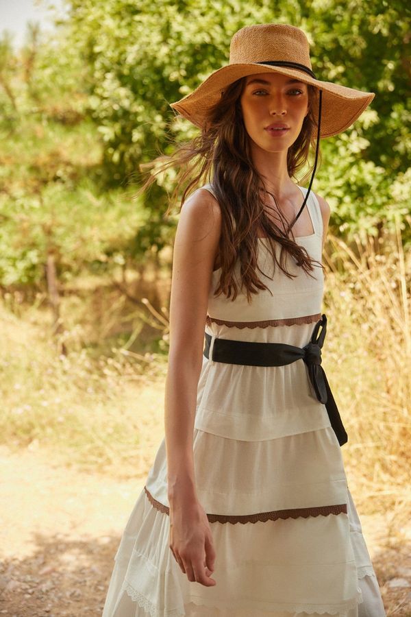 Trendyol Ženska haljina Trendyol Detailed