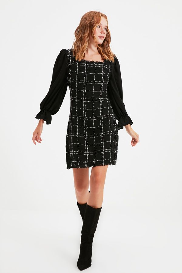 Trendyol Ženska haljina Trendyol TWOAW21EL0532/BLACK