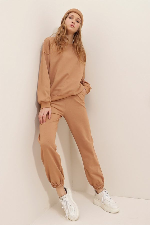 Trend Alaçatı Stili Ženska trenirka komplet Trend Alaçatı Stili