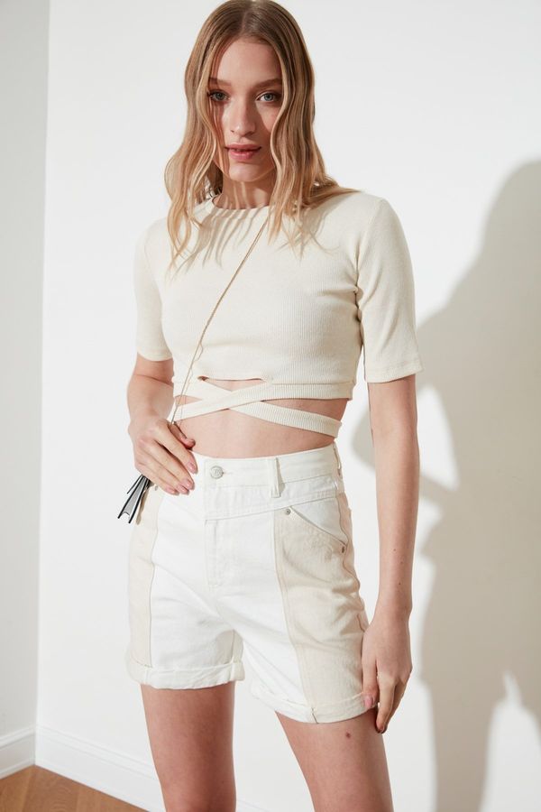 Trendyol Ženske kratke hlače Trendyol Ekru