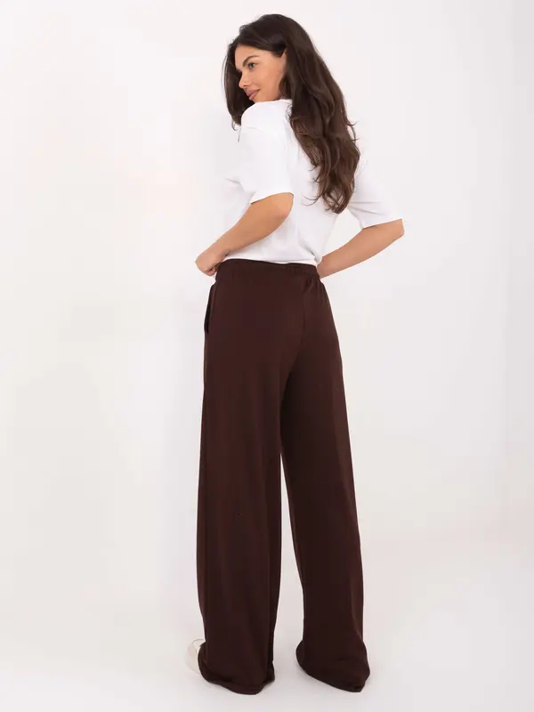 RELEVANCE Ženske trenirke u tamnosmeđoj boji