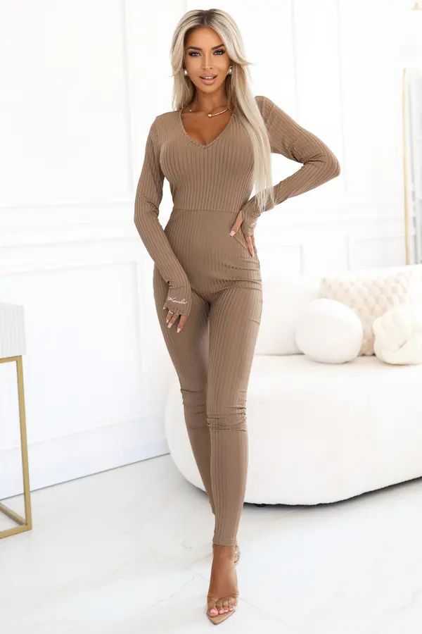 kocula Ženski rebrasti kombinezon s dekolteom - mocha mousse