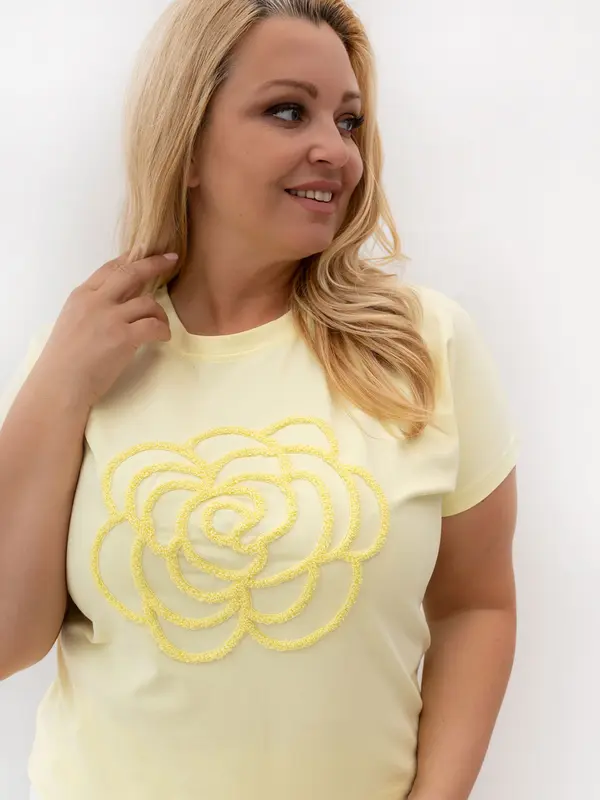 RELEVANCE Žuta plus size majica s aplikacijom