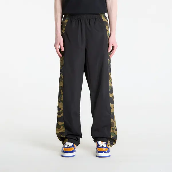 A BATHING APE Donji dio trenerke A BATHING APE 1St Camo Relaxed Fit Track Pants Green M