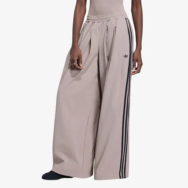 adidas Originals Donji dio trenerke adidas Adilenium 5.0 Og Adilenium Track Tracksuit Bottoms With Pleats Chalky Brown S