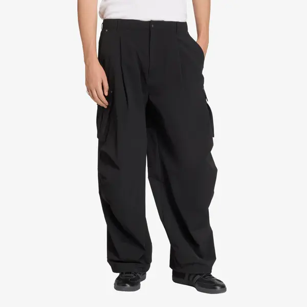 adidas Originals Hlače adidas Premium Essentials Utility Cargo Tracksuit Bottoms Black 36