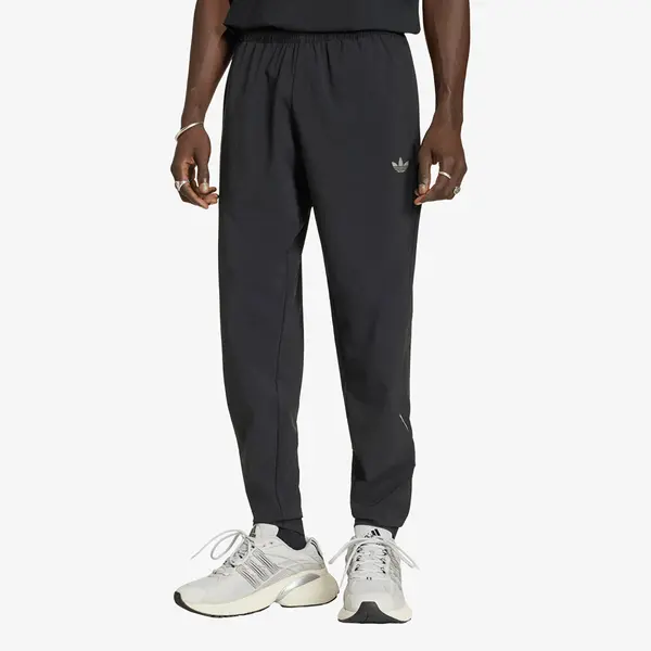 adidas Originals Hlače adidas Tech Trefoil Essentials Woven Pant Black M