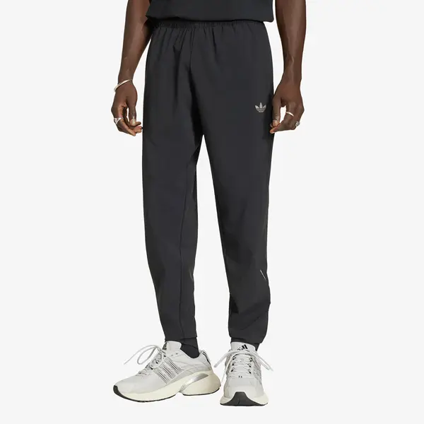 adidas Originals Hlače adidas Tech Trefoil Essentials Woven Pant Black S