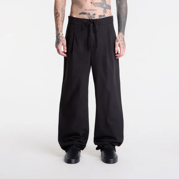 Fear of God Essentials Hlače Fear of God Essentials Pleat Front Pant Vintage Black M