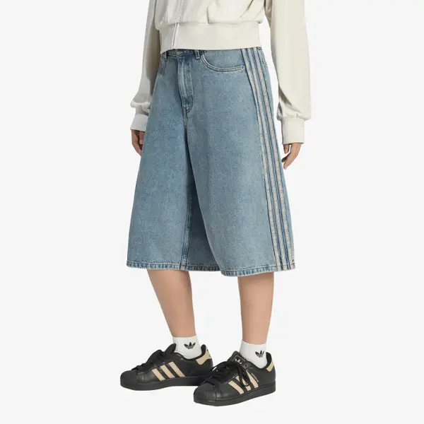 adidas Originals Kratke hlače adidas Mid Rise Denim Jorts Worn Blue Denim 000