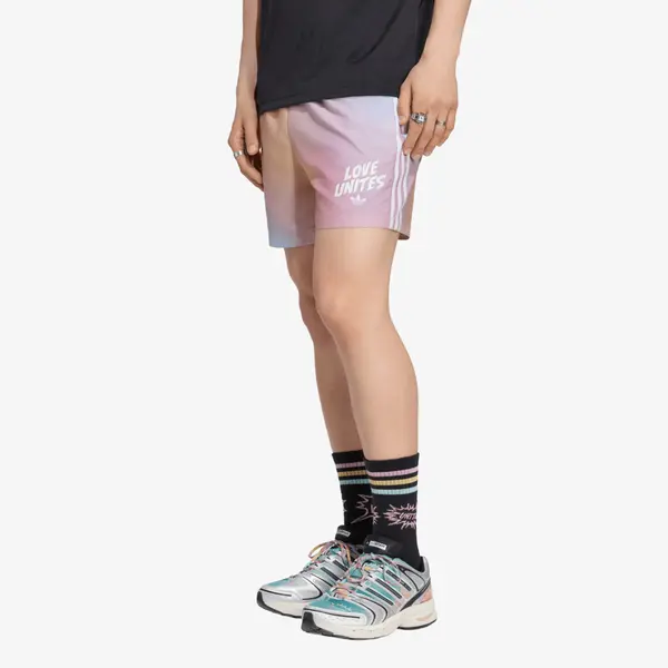 adidas Originals Kratke hlače adidas Pride AOP Shorts (Water Proof) Rainbow L
