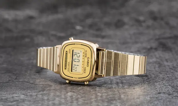 Casio Satovi Casio LA 670GA-9 Gold Universal