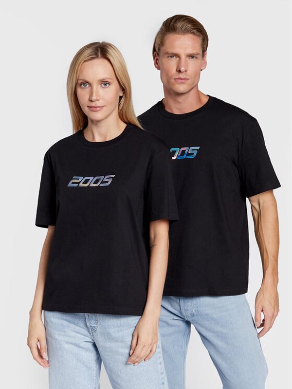 2005 2005 T-shirt Unisex Holo Crna Relaxed Fit