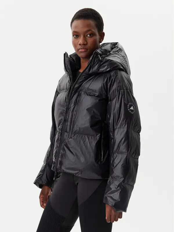 adidas by stella mccartney adidas by Stella McCartney Zimska jakna Winter IW9842 Crna Loose Fit