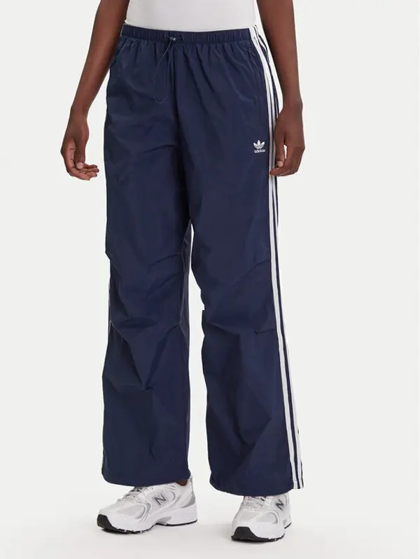 Adidas adidas Donji dio trenerke 3-Stripes JD3127 Tamnoplava Loose Fit