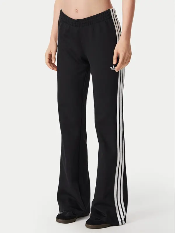 Adidas adidas Donji dio trenerke 3S Flared KQ6424 Crna Regular Fit