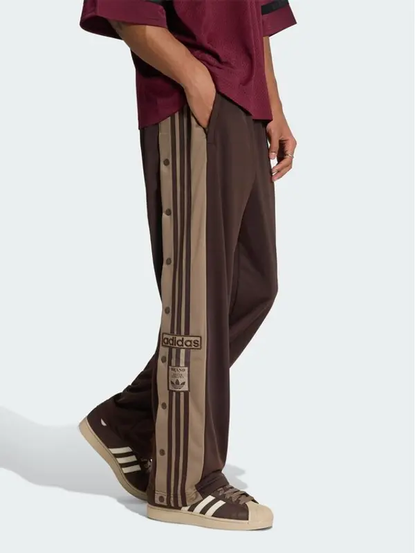 Adidas adidas Donji dio trenerke Adibreak Classic KS7398 Tamno smeđa Regular Fit