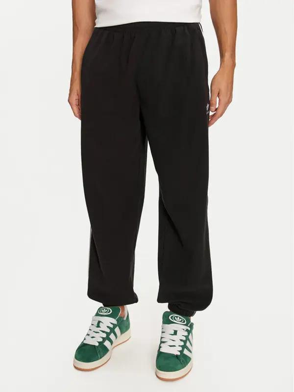 Adidas adidas Donji dio trenerke adicolor 3-Stripes IZ4798 Crna Regular Fit