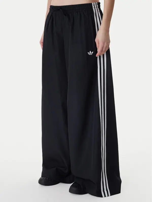 Adidas adidas Donji dio trenerke Firebird Adilenium KD2914 Crna Regular Fit