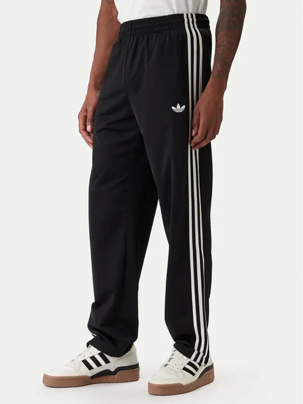 Adidas adidas Donji dio trenerke Firebird KD8315 Crna Loose Fit