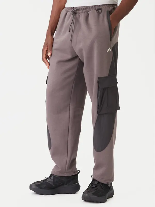 Adidas adidas Donji dio trenerke JV8022 Smeđa Regular Fit