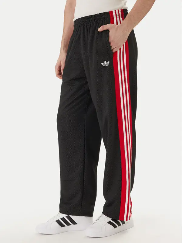 Adidas adidas Donji dio trenerke KE0117 Crna Loose Fit