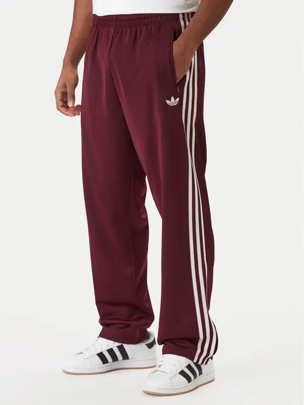 Adidas adidas Donji dio trenerke KE1651 Tamnocrvena Regular Fit