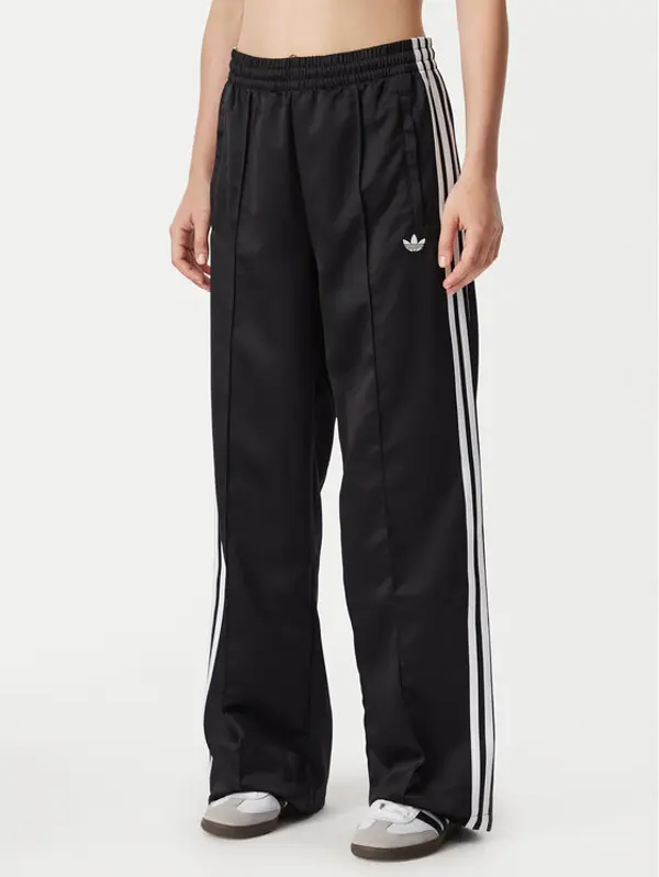 Adidas adidas Donji dio trenerke Satin Sst KS9372 Crna Loose Fit