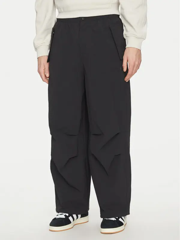 Adidas adidas Hlače Premium Essentials Utility Parachute JD2111 Crna Loose Fit