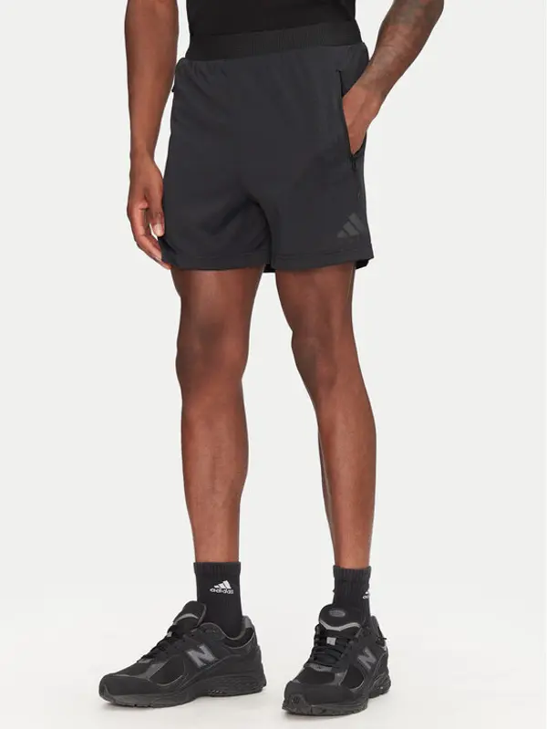 Adidas adidas Sportske kratke hlače Airchill JI8193 Crna Slim Fit