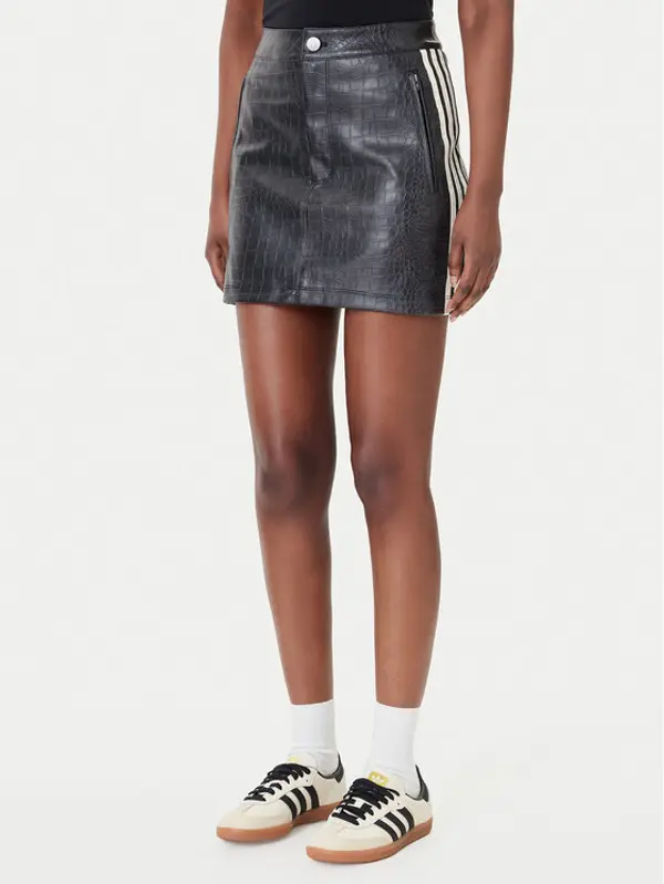 Adidas adidas Suknja od imitacije kože Pleather KE5034 Crna Regular Fit