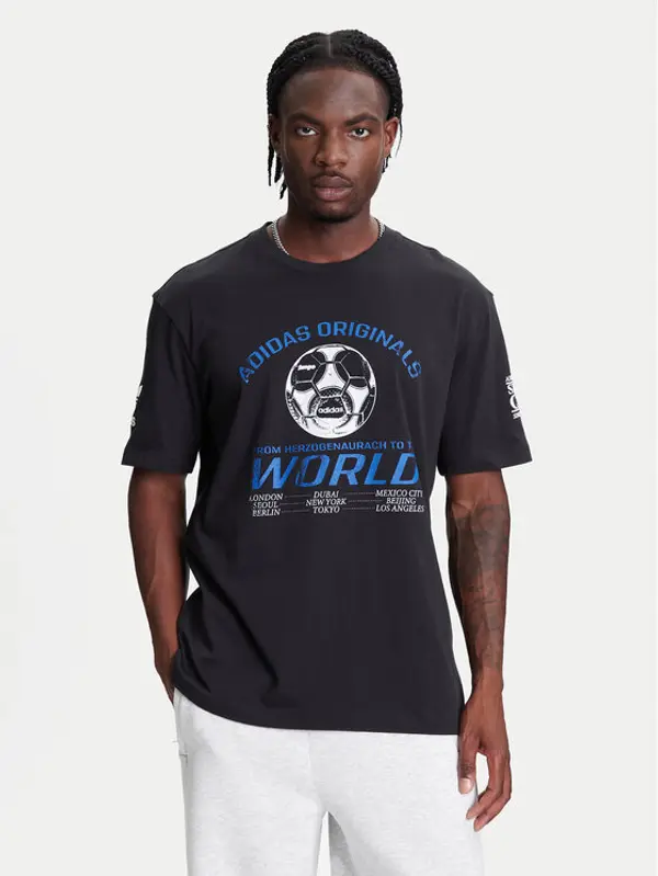 Adidas adidas T-shirt 90s Football Graphic JX3064 Crna Regular Fit