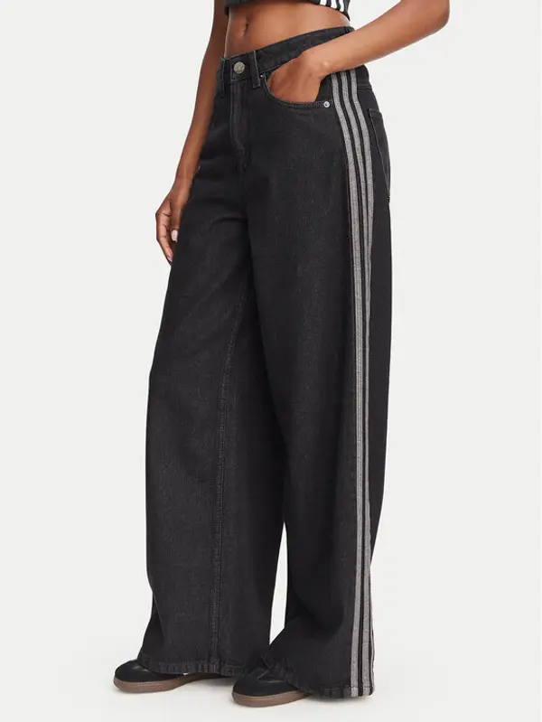Adidas adidas Traperice KQ6469 Crna Oversize