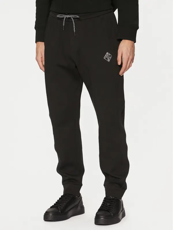 Armani Exchange Armani Exchange Donji dio trenerke XM000230 AF10818 UB001 Crna Regular Fit
