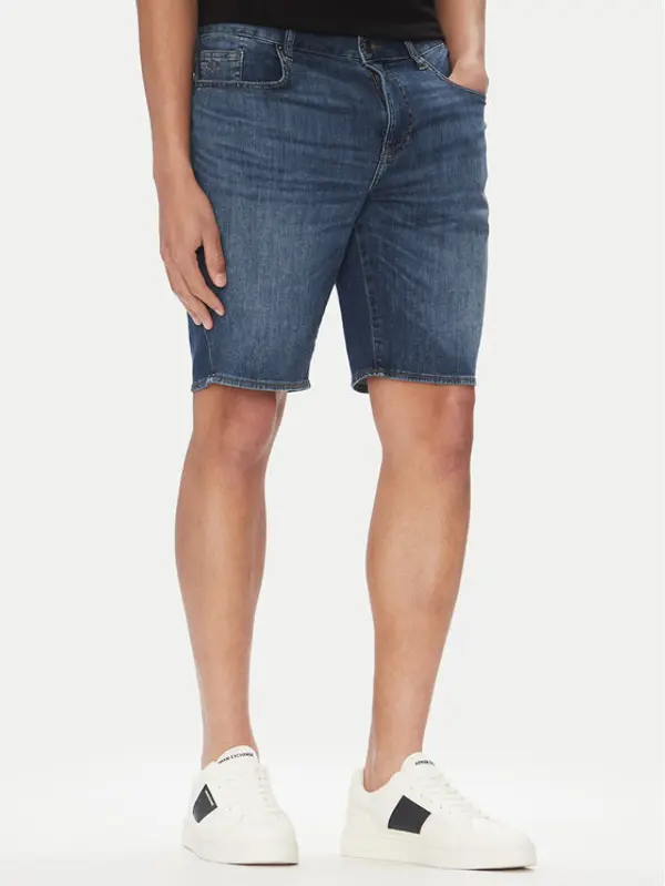 Armani Exchange Armani Exchange Kratke traperice XM000073 AF13089 MB002 Tamnoplava Slim Fit