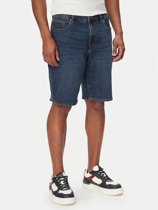 Armani Exchange Armani Exchange Kratke traperice XM000073 AF24463 MB001 Tamnoplava Comfort Fit