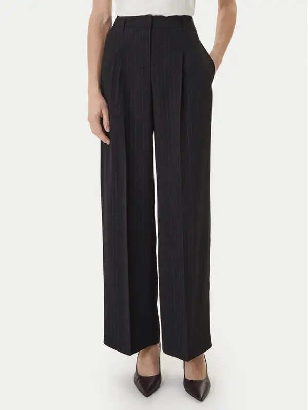 Boss BOSS Hlače Tiana4 50554101 Crna Relaxed Fit