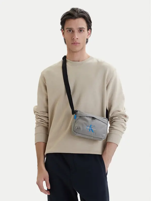 Calvin Klein Calvin Klein Crossover torbica Bold Camera Bag LV04D3117G Siva